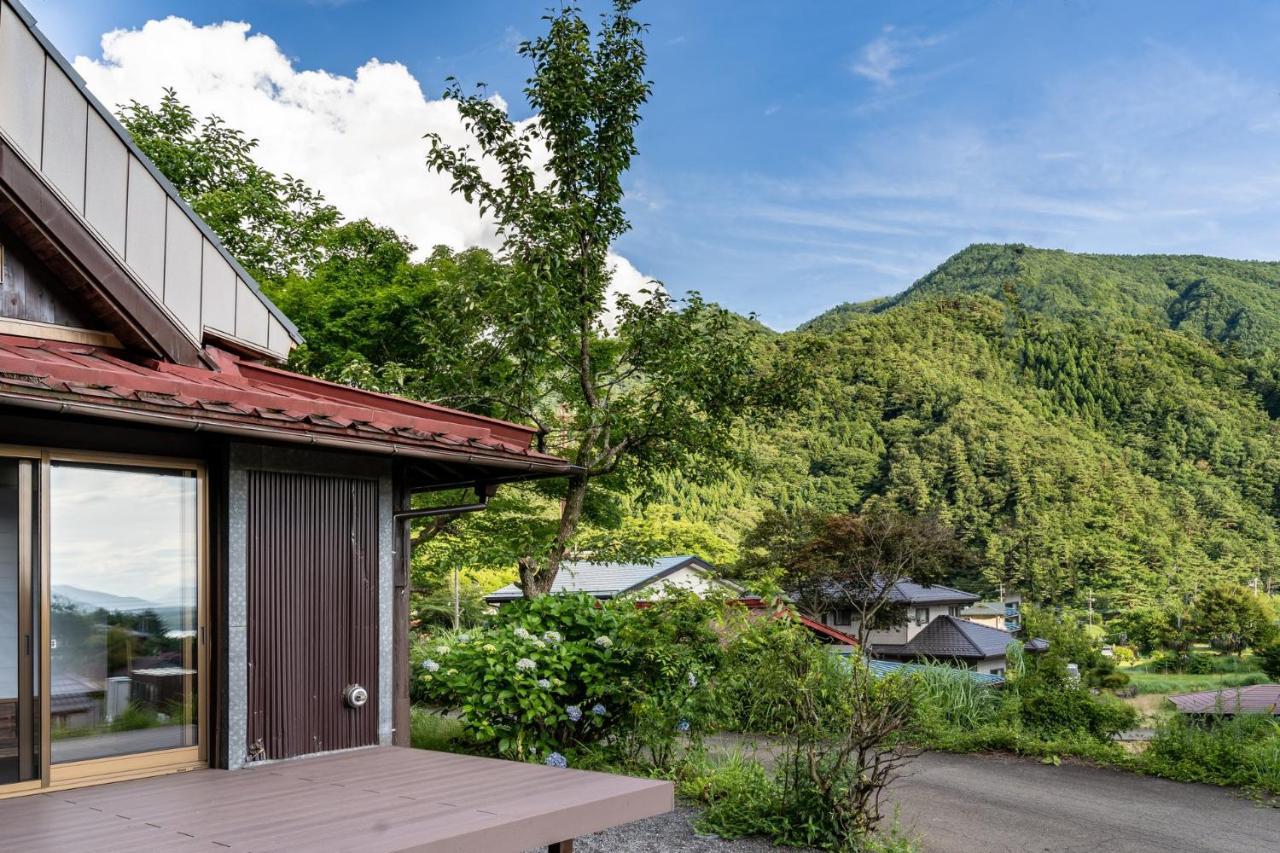 Livegrace House Lake Saiko 西湖古民家 Jamanasi Kültér fotó